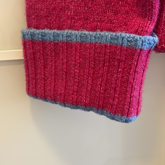 Pink with blue trim around sleeve cuffs Northern Reflection sweater large - Picture 2 of 4